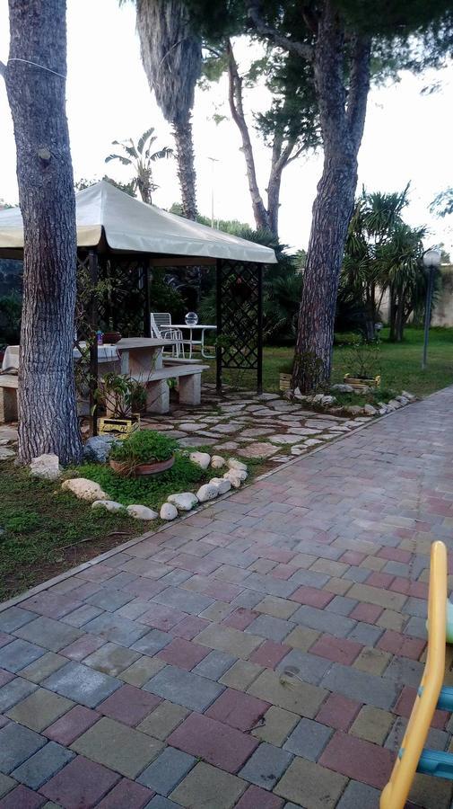 Casina Delle Arti Bed & Breakfast San Cataldo  Exterior photo